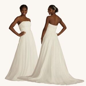 NWT! Never Before Worn! David’s Bridal Wedding Gown‎ size 16W - Veil Included